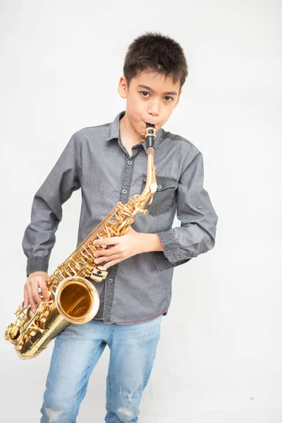Saxophone lessons for teens